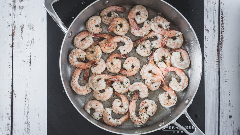 shrimp in pan