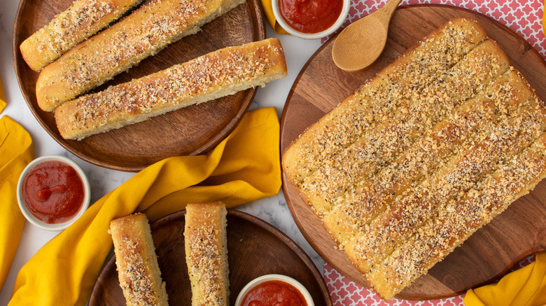 Pizza Hut breadsticks with sauce