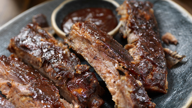 Barbecue ribs with sauce