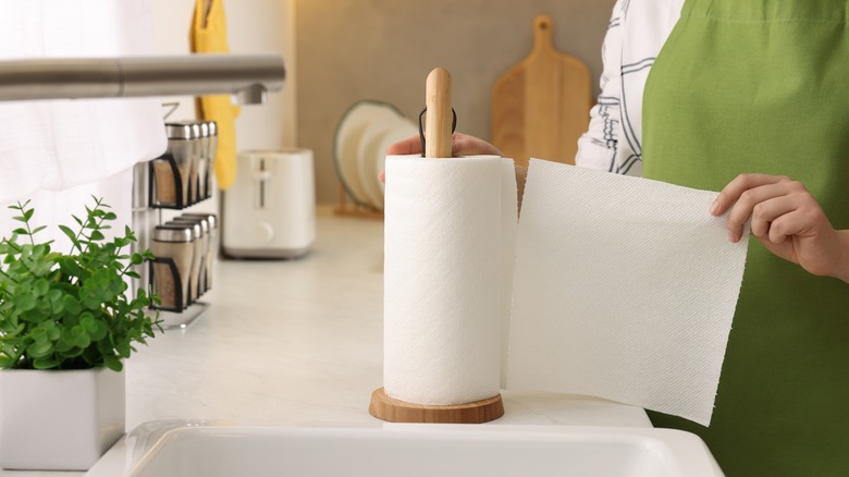 Paper kitchen towels