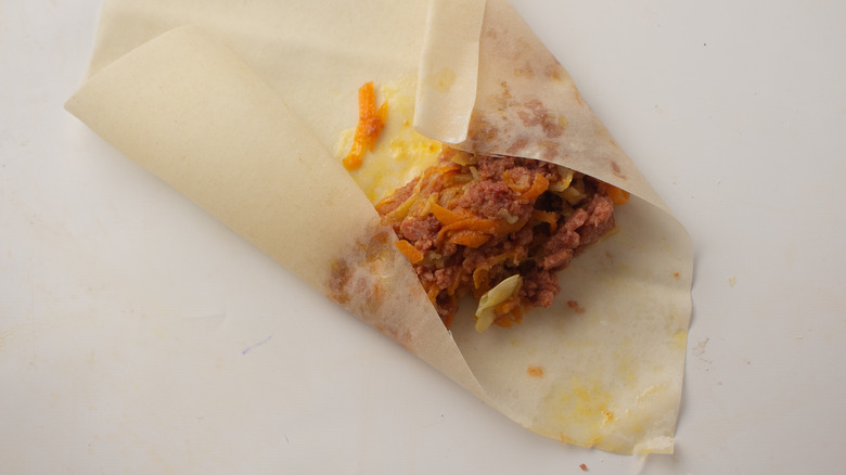 egg roll in wrapper 