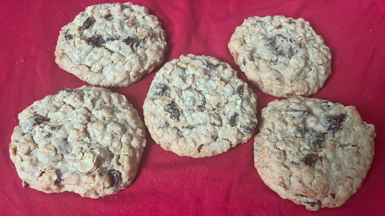 oatmeal raisin cookies