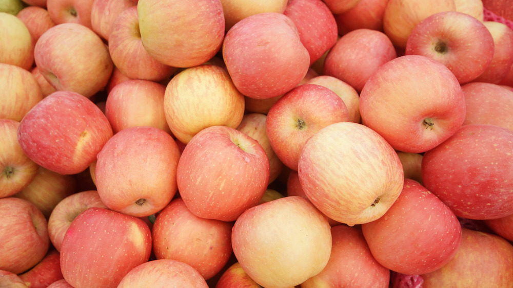 Costco sells a variety of apples