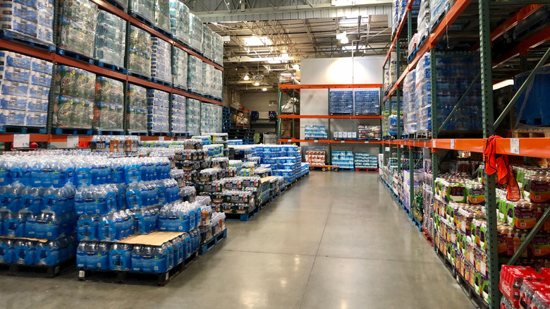 Empty aisle in Costco 