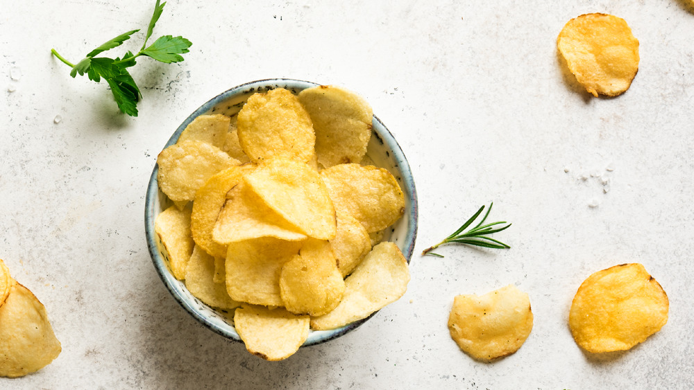 Costco Fans Are In Love With These Sweet Chili And Sour Cream Kettle Chips