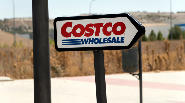 Costco this way sign 