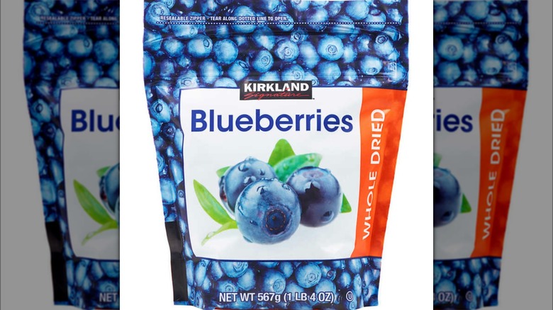 Bag of dried blueberries 