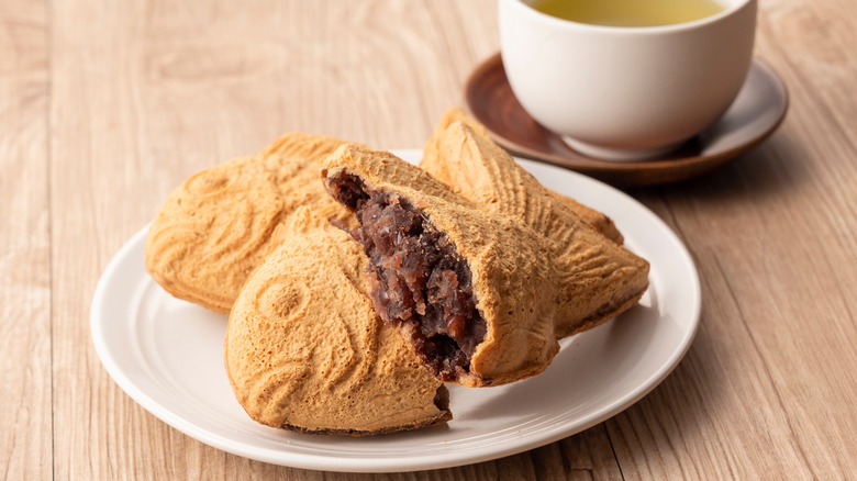 Taiyaki on a white plate