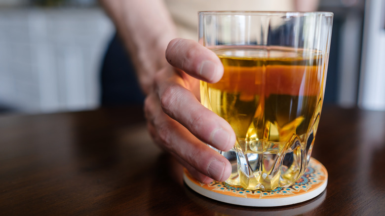 apple juice in a glass