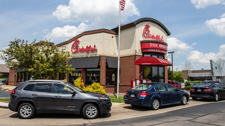 A packed Chick-fil-A drive-thru