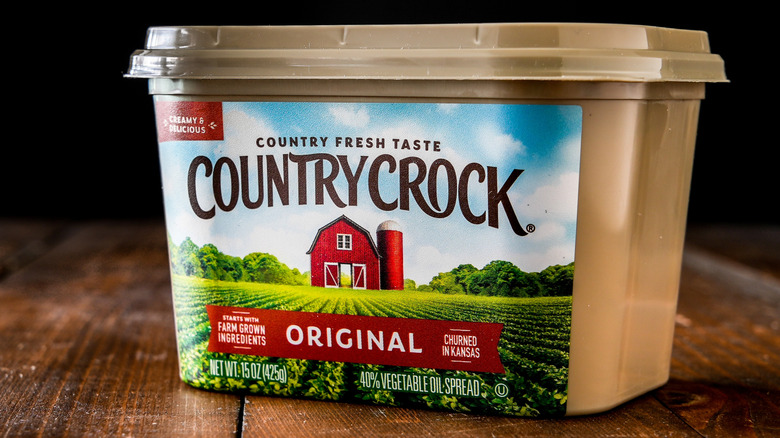 container of country crock vegetable spread