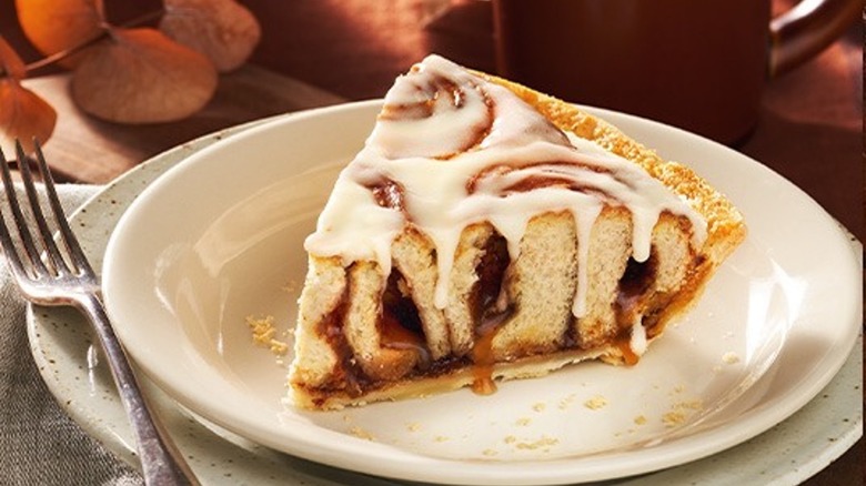 cinnamon roll pie