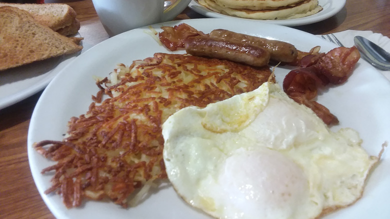 Denny's breakfast plate