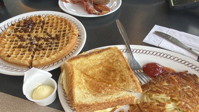 Waffle House breakfast selections