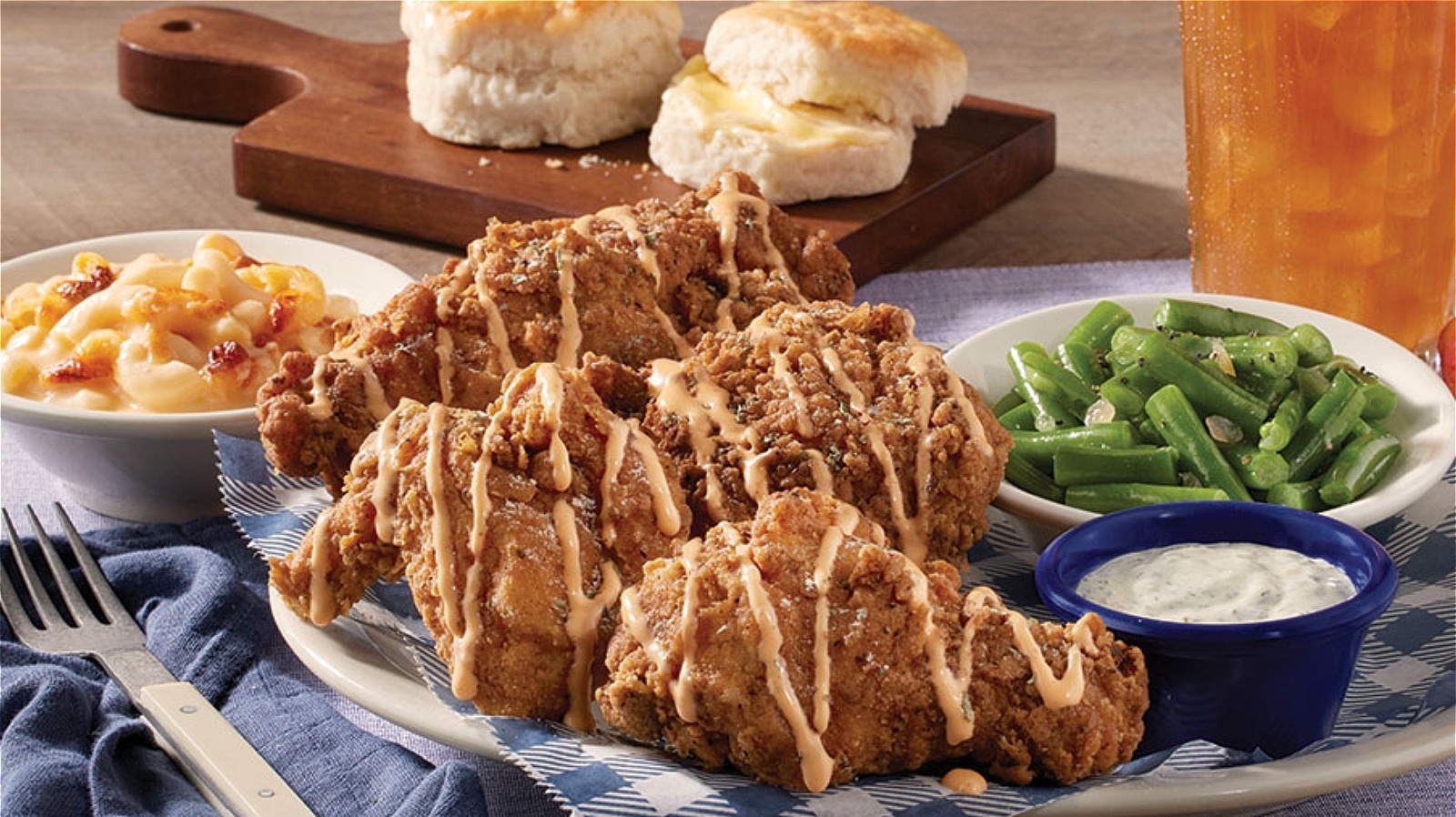 cracker-barrel-s-new-fried-chicken-uses-three-different-kinds-of-ranch