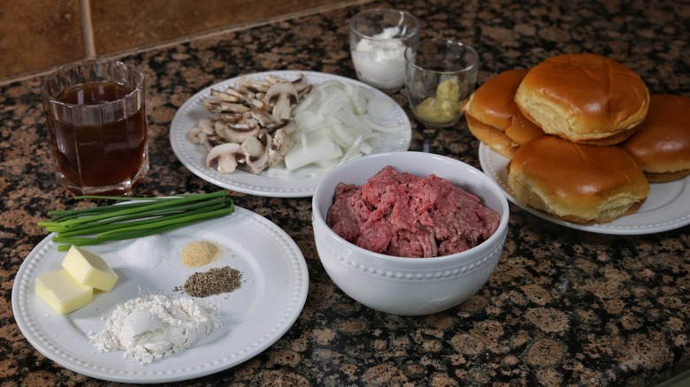 beef stroganoff burger ingredients