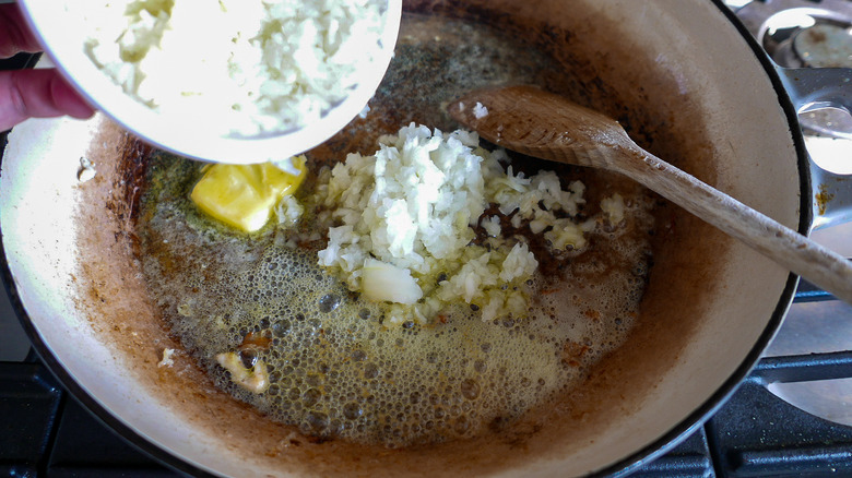 garlic and butter in skillet 