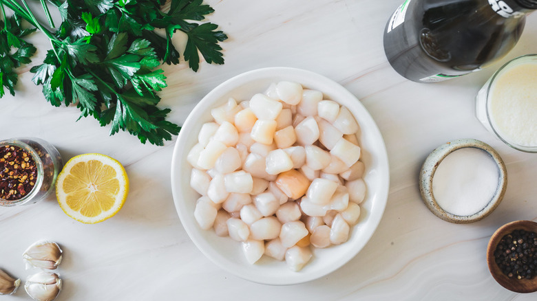 ingredients for garlic scallops