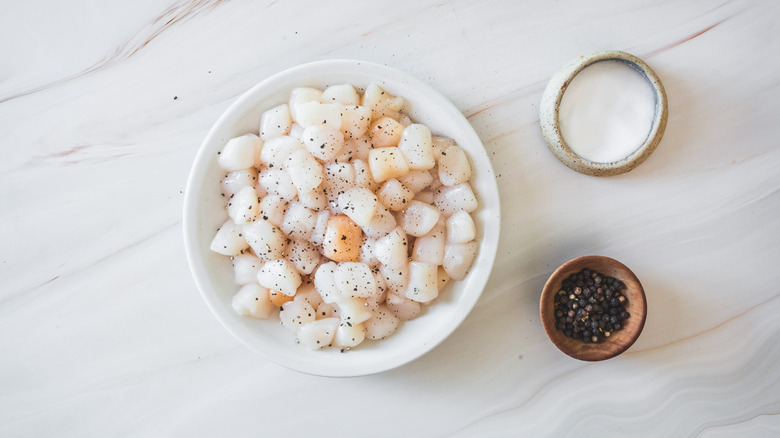 scallops with salt and pepper