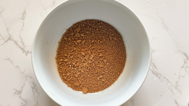 Mixed cinnamon with brown sugar and cumin