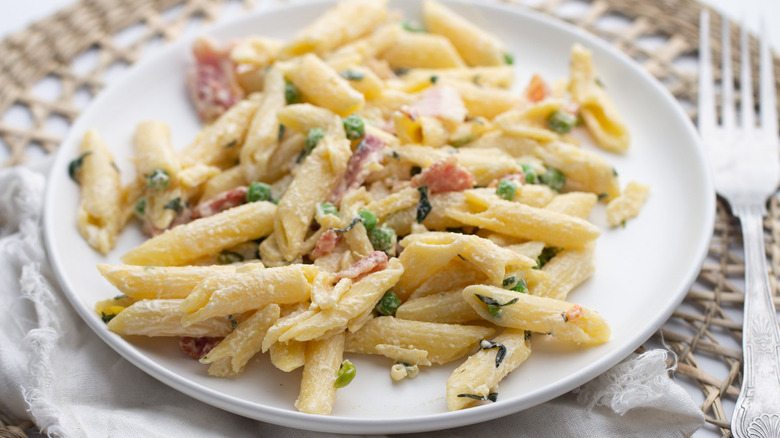 Creamy Pasta With Smoked Bacon and Peas