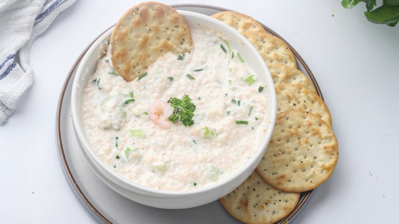 bowl of shrimp dip with crackers