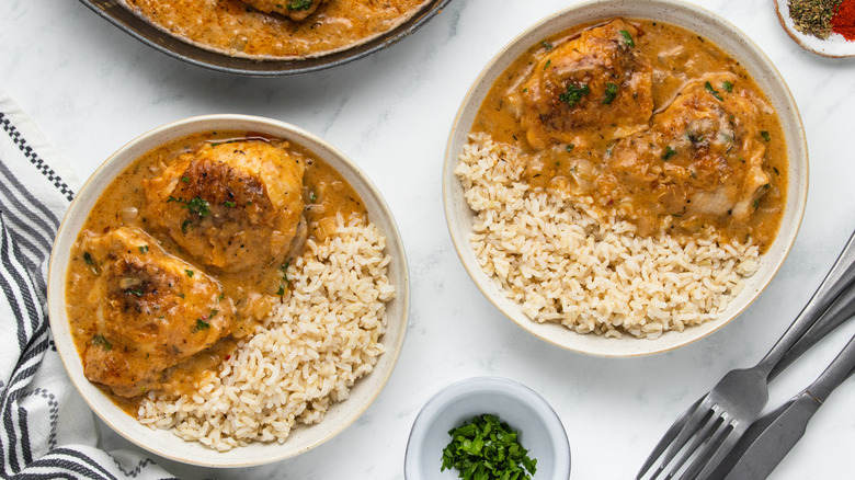 creamy smothered chicken with rice 
