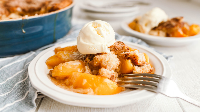 peach cobbler on plate