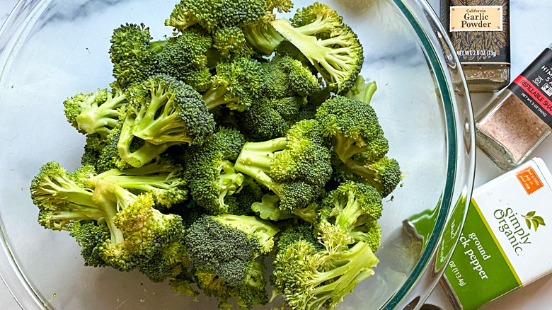 Crispy Air Fryer Broccoli in bowl 