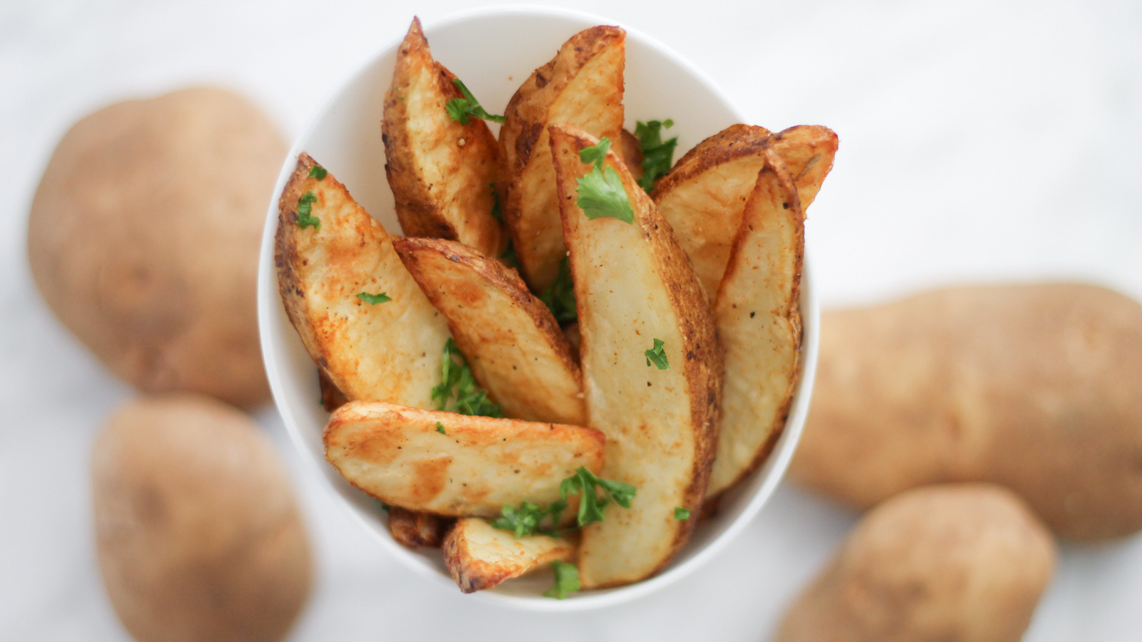 Crispy Air Fryer Potato Wedges - Hungry Foodie