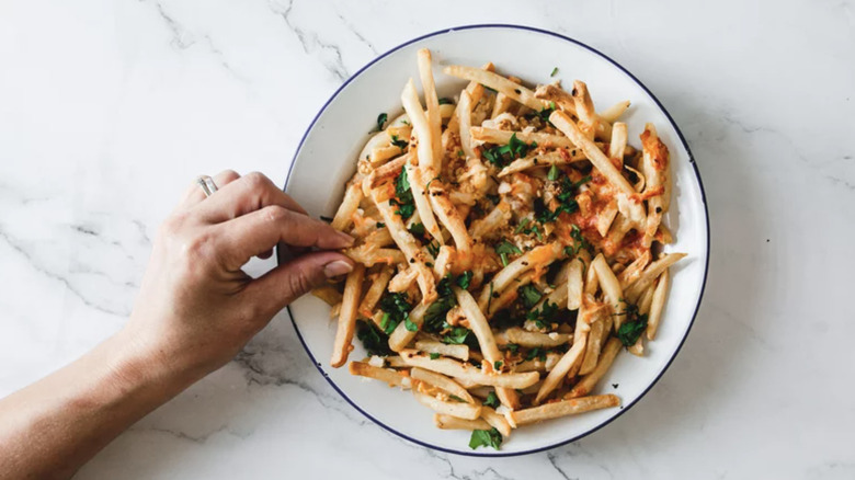 Air Fryer Garlic Parmesan Fries