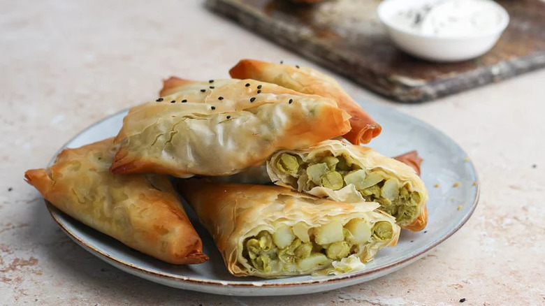 plate of baked samosas