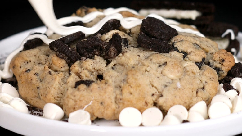 Crumbl cookies and cream cookie