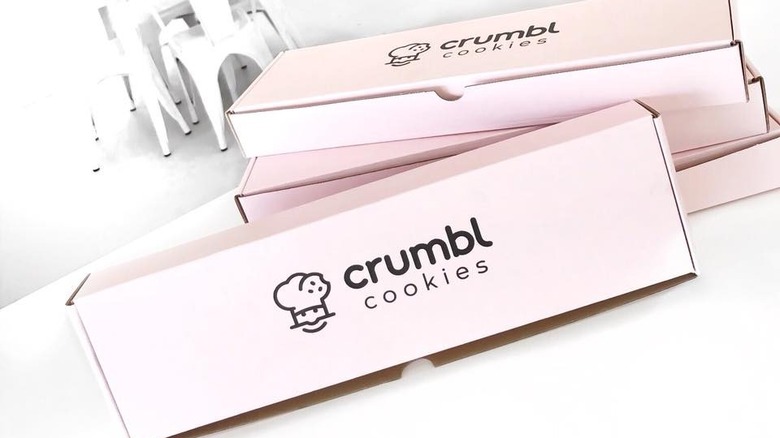 Crumbl Cookies pink box