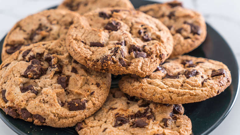 chocolate chip cookies