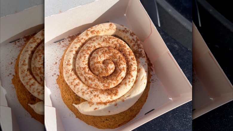 Caramel Pumpkin cookie in box