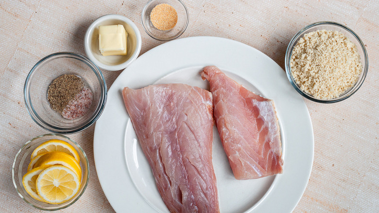 red snapper and topping ingredients