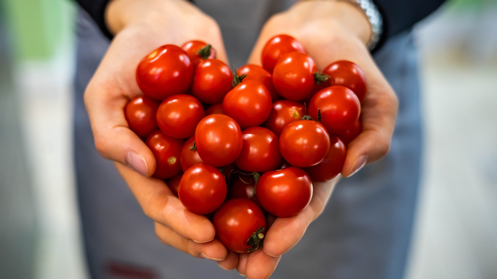 13-culinary-hacks-for-cherry-tomatoes