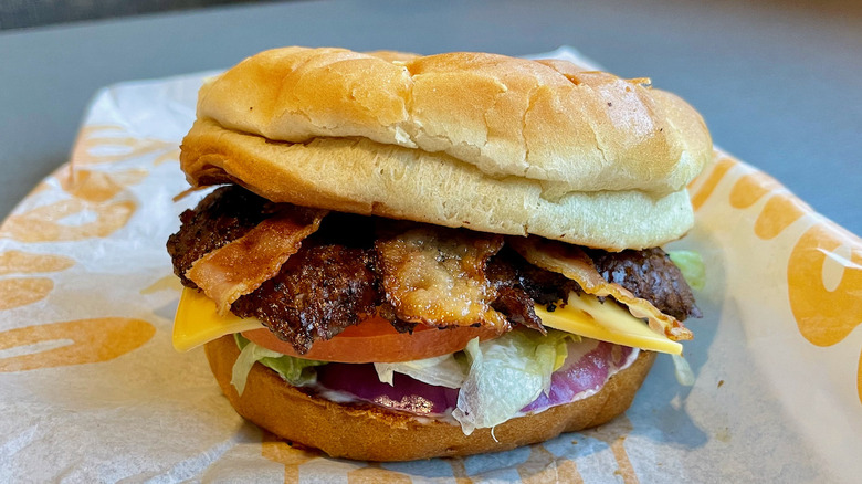 bacon deluxe burger