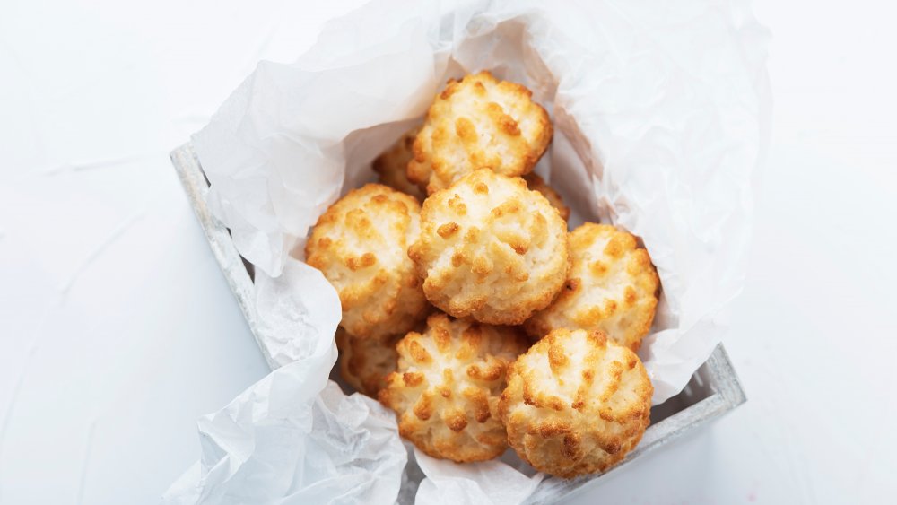 3-ingredient Coconut macaroons