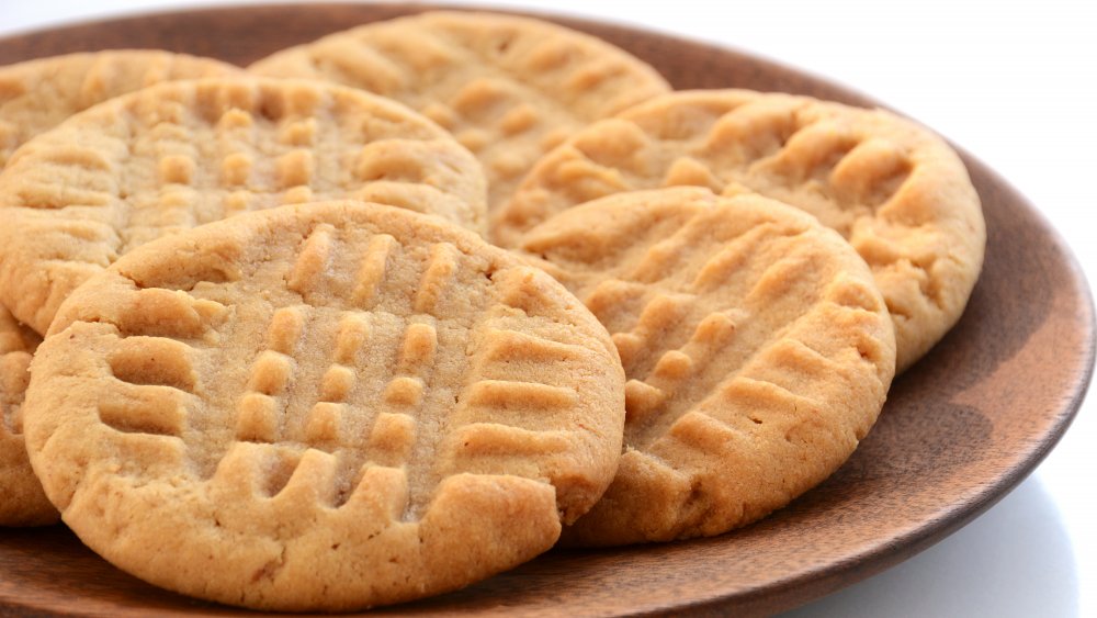 3-ingredient peanut butter cookies 