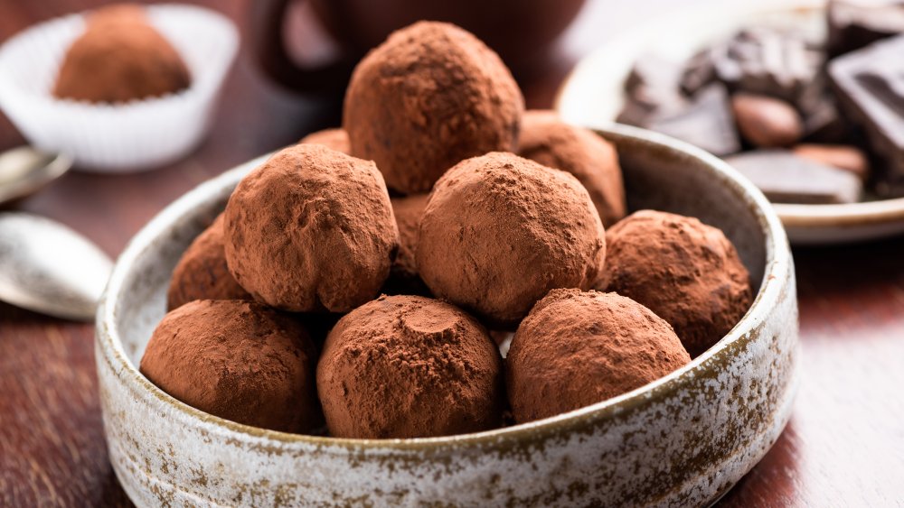 chocolate truffles easy 3-ingredient desserts