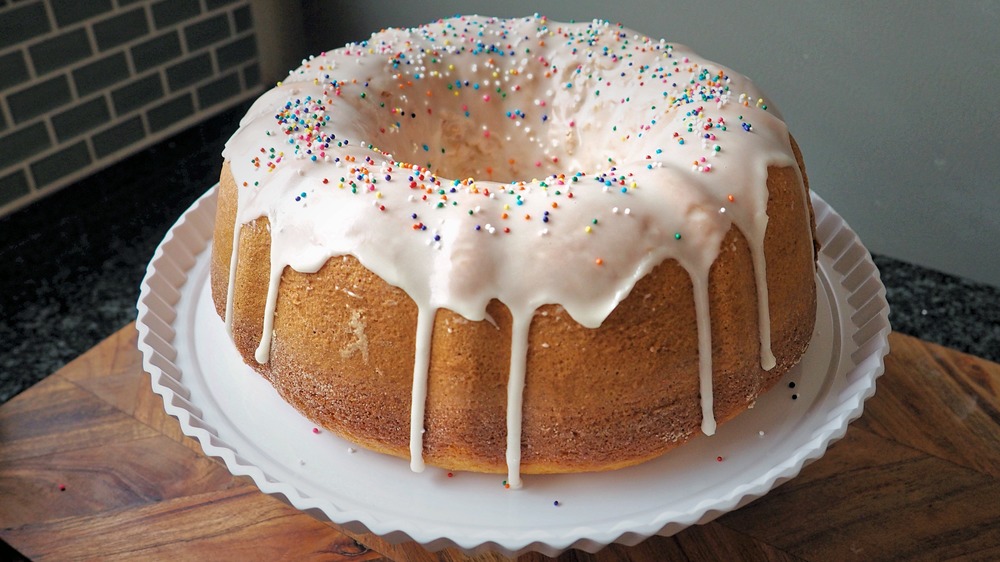 simple 3-ingredient vanilla cake recipe