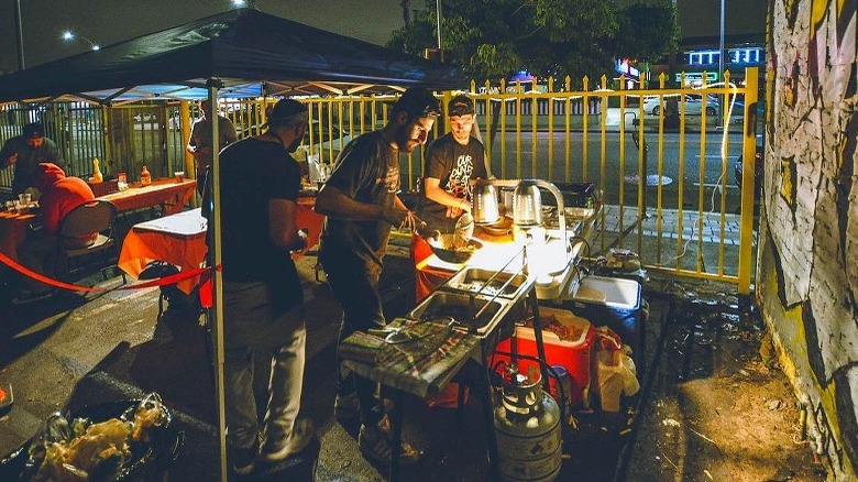 Dave's Hot Chicken parking lot pop-up