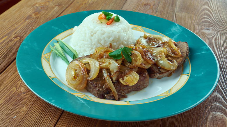 bistec de palomilla with white rice