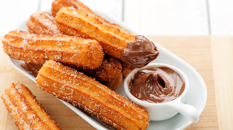 churros with chocolate