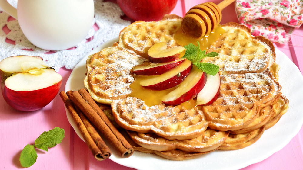 Waffles with apples and honey