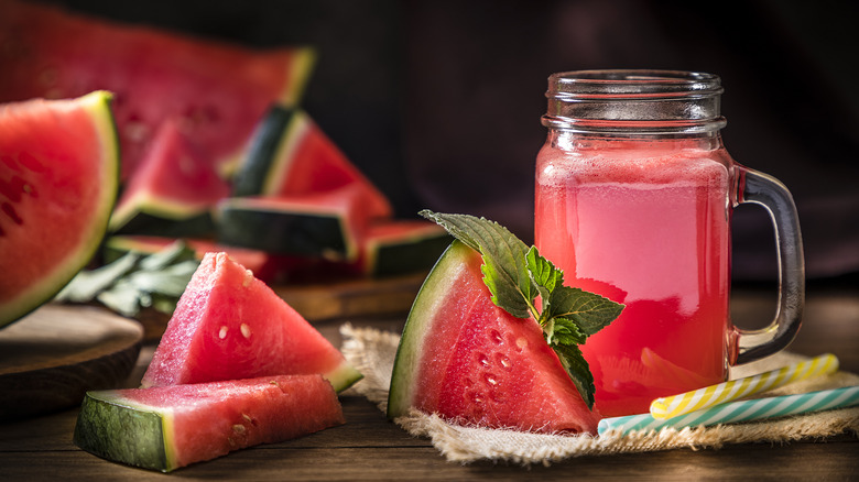 watermelon juice with mint