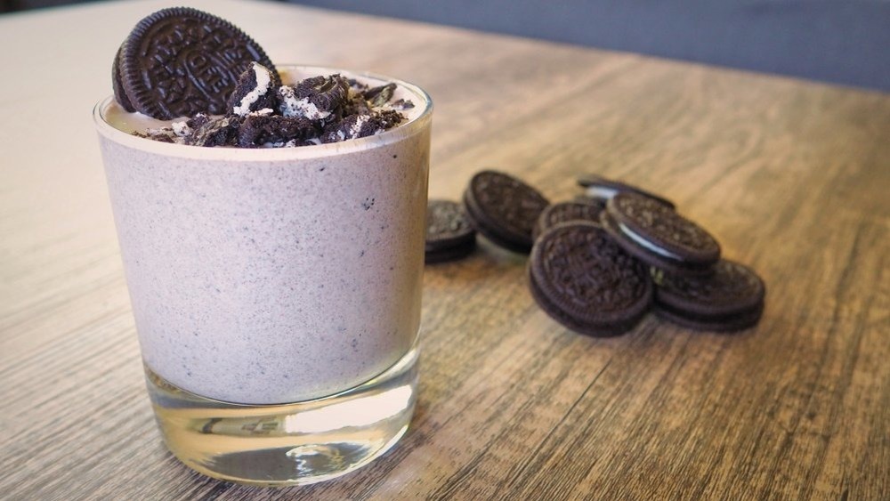 Oreo shake in a glass