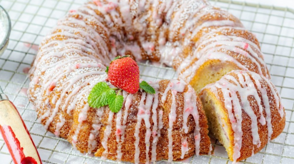 Strawberry cake